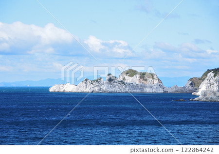 從帶木眺望白崎半島[和歌山縣日高郡由良町] 122864242