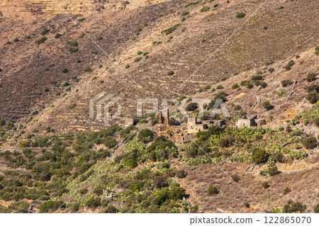 Stone old tower house on Mani, Greece. 122865070