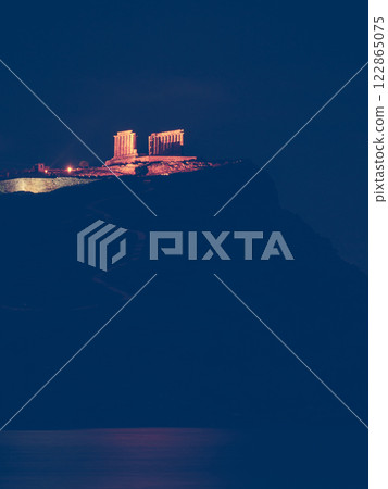 Greek temple of Poseidon at night, Cape Sounio Greek temple of Poseidon at night, Cape Sounio 122865075