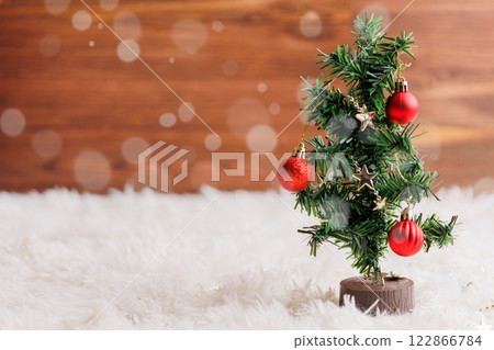 Christmas tree  122866784