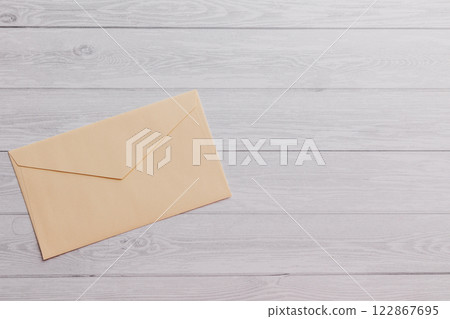 Envelope on the desk 122867695