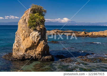 Mount Fuji in winter as seen from Tateishi Park, Kanagawa Prefecture Mount Fuji in winter as seen from Tateishi Park, Kanagawa Prefecture 122867915