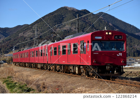 運行於播但線上的四列103系列3500系列本地列車 122868214