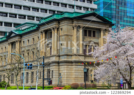 東京中央區日本銀行總行前的櫻花 122869294