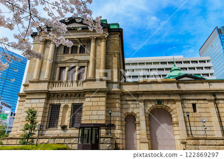 Cherry blossoms in front of the Bank of Japan Head Office, Chuo Ward, Tokyo Cherry blossoms in front of the Bank of Japan Head Office, Chuo Ward, Tokyo 122869297
