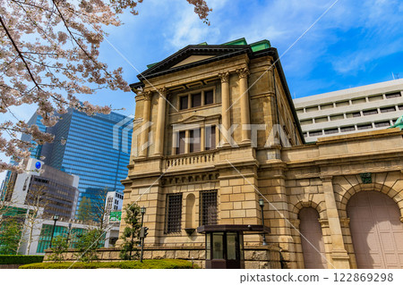 東京中央區日本銀行總行前的櫻花 東京中央區日本銀行總行前的櫻花 122869298