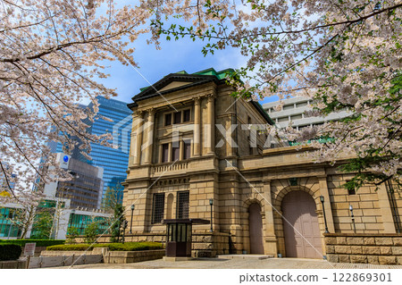 東京中央區日本銀行總行前的櫻花 東京中央區日本銀行總行前的櫻花 122869301