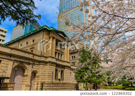 東京中央區日本銀行總行前的櫻花 東京中央區日本銀行總行前的櫻花 122869302