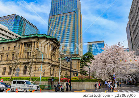 Cherry blossoms in front of the Bank of Japan Head Office, Chuo Ward, Tokyo Cherry blossoms in front of the Bank of Japan Head Office, Chuo Ward, Tokyo 122869306