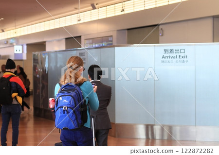 機場國際抵達出口 機場抵達大廳 122872282