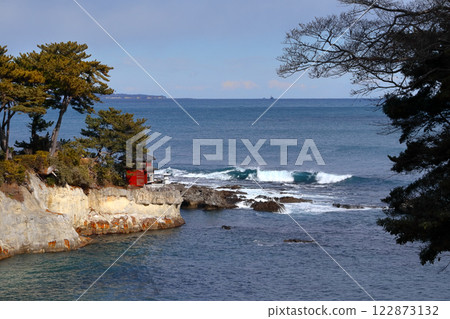Romantic Ibaraki (Okakura Tenshin, who contributed greatly to the preservation of Japanese art, enjoyed drinking tea in a gazebo overlooking the waves.) Kitaibaraki 122873132