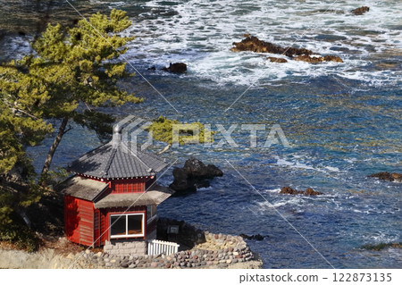 Romantic Ibaraki (Okakura Tenshin designed the Hexagonal Hall in Izura, Kitaibaraki City, to indulge in contemplation on the preservation of Japanese art.) Romantic Ibaraki (Okakura Tenshin designed the Hexagonal Hall in Izura, Kitaibaraki City, to indulge in contemplation on the preservation of Japanese art.) 122873135