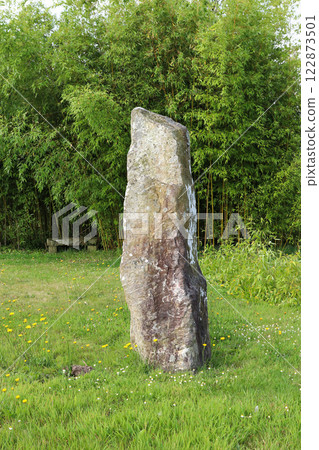 Menhir of Lescorveau, a freestanding menhir in Saint-Nic, Brittany, France 122873501