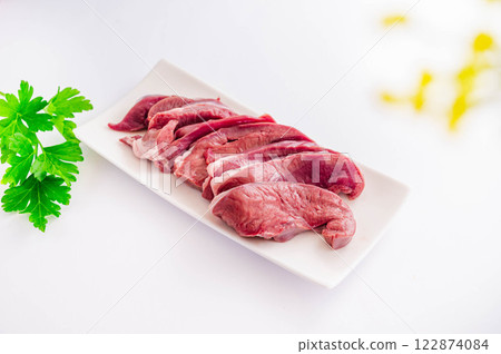 Sliced Pork Heart 122874084