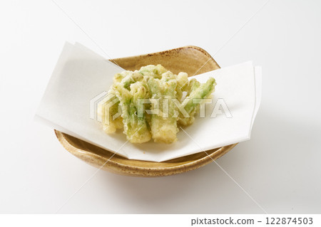 Image of wild vegetable tempura made from taros 122874503