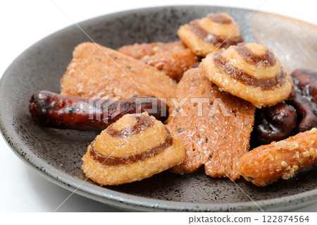 花林糖、日文、糖、日式甜點、糖果、日式風格、食物、點心、茶點、甜點、糖果、盤子、碟子 花林糖、日文、糖、日式甜點、糖果、日式風格、食物、點心、茶點、甜點、糖果、盤子、碟子 122874564