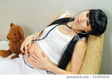 asian pregnancy 122876259
