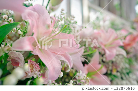 適合禮儀場合的華麗花卉裝飾圖片 122876616