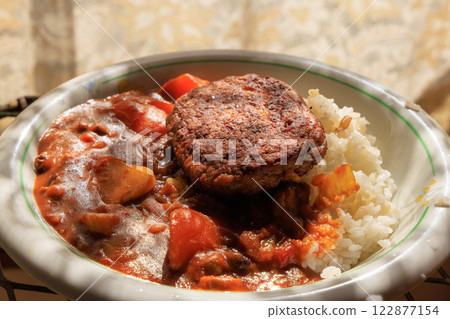 Delicious Japanese home-cooked hamburger curry rice Delicious Japanese home-cooked hamburger curry rice 122877154