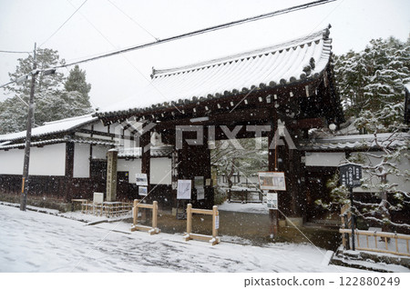 Snow at Nanzenji Temple, Konchi-in Temple's Sanmon Gate, Sakyo Ward, Kyoto City 122880249