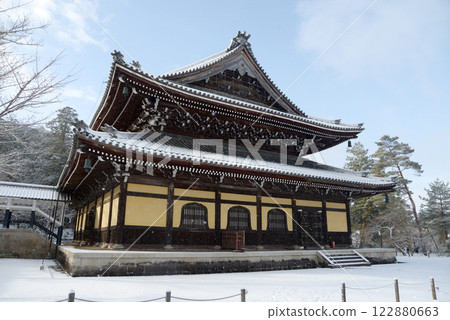 Snow-covered Nanzenji Temple, Lecture Hall, Sakyo Ward, Kyoto City 122880663