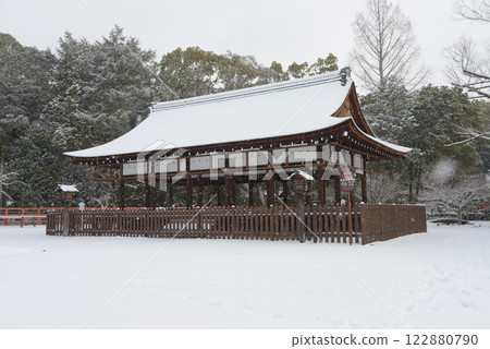 京都市北區馬場殿,積雪的上賀茂神社 京都市北區馬場殿,積雪的上賀茂神社 122880790