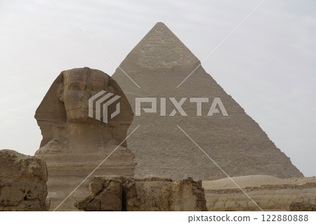 Great Sphinx of Giza and pyramid of Khafre, Egypt 122880888