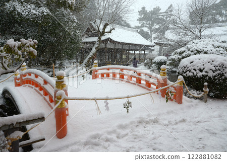 Snow-covered Kamigamo Shrine, Tamabashi, Kita Ward, Kyoto City Snow-covered Kamigamo Shrine, Tamabashi, Kita Ward, Kyoto City 122881082