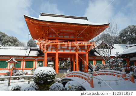 Snow-covered Kamigamo Shrine Tower Gate, Kita Ward, Kyoto City Snow-covered Kamigamo Shrine Tower Gate, Kita Ward, Kyoto City 122881087