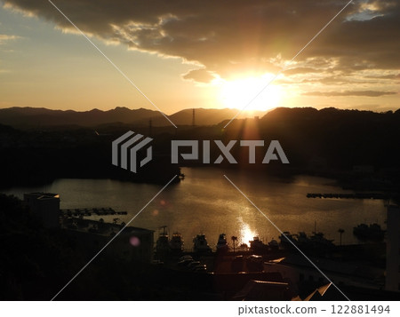 Spectacular views of Shirahama - Resort scenery shining with the sea and the setting sun Spectacular views of Shirahama - Resort scenery shining with the sea and the setting sun 122881494