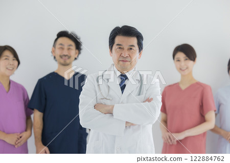 醫務人員,工作人員,醫生,護士,護理人員,醫療辦公室,培訓師 醫務人員,工作人員,醫生,護士,護理人員,醫療辦公室,培訓師 122884762
