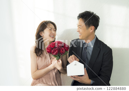 40 多歲的情侶約會 40 多歲的情侶約會 122884880