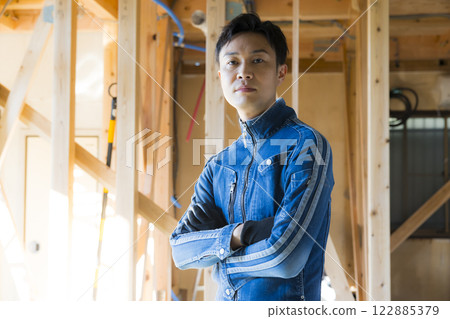 man working at construction site 122885379