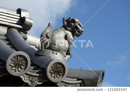 京都市右京區花園妙心寺三院山門上的裝飾磚 122885597