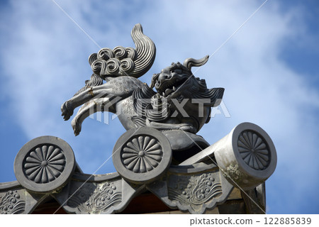 Decorative tiles on the gate of the sub-temple of Myoshinji Temple, Hanazono, Ukyo Ward, Kyoto City Decorative tiles on the gate of the sub-temple of Myoshinji Temple, Hanazono, Ukyo Ward, Kyoto City 122885839