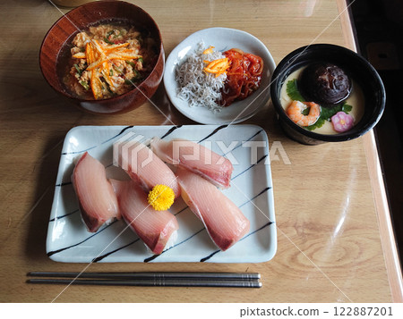 冬鰤魚壽司 海鮮握壽司、冬鰤魚 122887201