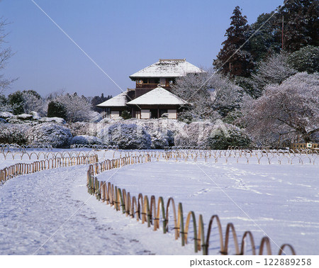 白雪皚皚的偕樂園和好文亭 白雪皚皚的偕樂園和好文亭 122889258