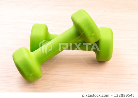 dumbbell 122889545