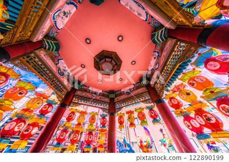 Yokohama cityscape in Japan, February 7. 2025 Chinese New Year lanterns. View of sacred animals from "Kaiho-tei" in Yamashitacho Park... = 7th 122890199