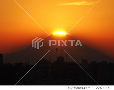 The day the setting Diamond Fuji was seen The day the setting Diamond Fuji was seen 122890830