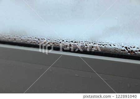 Window condensation winter Window condensation winter 122891040