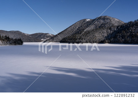 Frozen Lake Shikaribetsu 122891232
