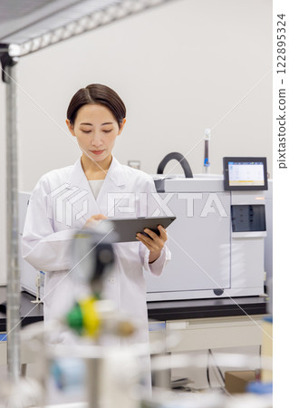 Laboratory development laboratory clinical examination biotechnology new drug 122895324