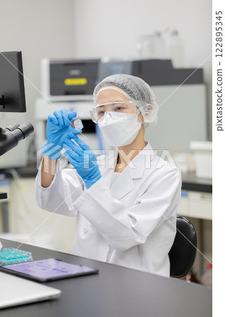 Laboratory development laboratory clinical examination biotechnology new drug 122895345