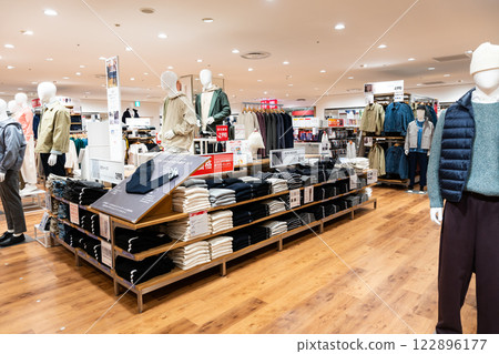 在 UNIQLO MitteN 府中店購物 時尚 東京都府中市宮町 122896177