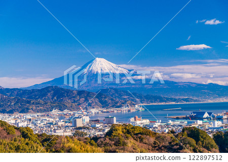 [Shizuoka Prefecture] View of Shimizu cityscape and Mt. Fuji from Nihon-daira 122897512