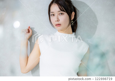 A beautiful woman A beautiful woman 122898719