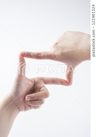 Framing female hands 122901324