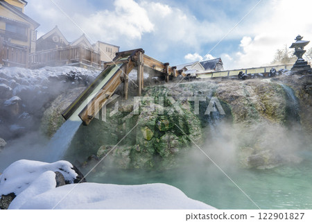 冬季草津溫泉湯 122901827