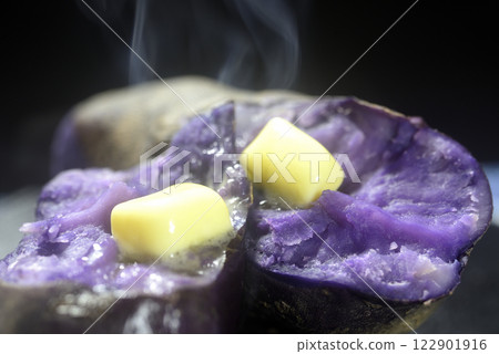 Steaming purple sweet potato butter 122901916